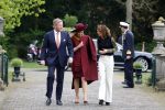 Voorschoten 16 april 2025
Dag twee van het bstaatsbezoek van Nederland en Oman. Er is een lunch op kasteel Duivenvoorde waarbij oa aanwezig zijn , Koning Willem Alexander Koningin Maxima de Sultan van Oman en minister president Dick Schoof . Sophie Hermans