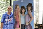 Hilversum 24 mei 2025
Presentatie nieuwe LP Luv bij de wisseloord studio's . Marga Scheide en Jose Hoebee krijgen de eerste plaat uit handen van de dochters van Hans v Hemert. LUV Fans