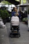 Amsterdam 21 mei 2025
Laura Klaassen (vrouw Davy Klaassen) achter de kinderwagen in Amsterdam zuid