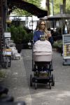 Amsterdam 21 mei 2025
Laura Klaassen (vrouw Davy Klaassen) achter de kinderwagen in Amsterdam zuid