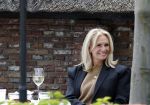 Blaricum 21 mei 2025
Leontine Ruiters op terras in Blaricum