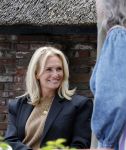 Blaricum 21 mei 2025
Leontine Ruiters op terras in Blaricum