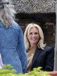 Blaricum 21 mei 2025
Leontine Ruiters op terras in Blaricum
