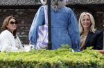 Blaricum 21 mei 2025
Leontine Ruiters op terras in Blaricum