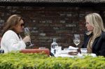 Blaricum 21 mei 2025
Leontine Ruiters op terras in Blaricum