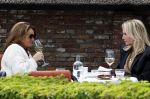 Blaricum 21 mei 2025
Leontine Ruiters op terras in Blaricum