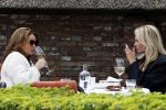 Blaricum 21 mei 2025
Leontine Ruiters op terras in Blaricum