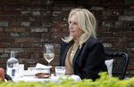Blaricum 21 mei 2025
Leontine Ruiters op terras in Blaricum