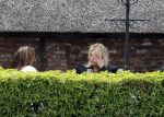 Blaricum 21 mei 2025
Leontine Ruiters op terras in Blaricum