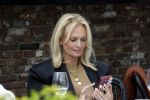 Blaricum 21 mei 2025
Leontine Ruiters op terras in Blaricum