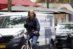 Amsterdam 7 mei 2025
Liesbeth v Basten op de fiets in Amsterdam zuid