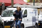 Amsterdam 7 mei 2025
Liesbeth v Basten op de fiets in Amsterdam zuid