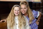 Amsterdam 8 mei 2025
Premiere dochters tijdens het event van friends of the brands in hotel the Grand . Maaike Martens met dochter