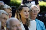 Amsterdam 20 mei 2025
Prinses Beatrix opent Art Zuid in Amsterdam zuid. Prinses Beatrix loopt met 2 wandelstokken . Micky Hoogendijk