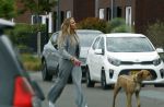 Wilnis 25 mei 2025
Andre Hazes gaat sporten en daarna komt Monique Westenberg met zoon Andre Hazes jr de hond brengen bij zijn huis .
Andre en Monique geven elkaar een knuffel .