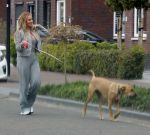 Wilnis 25 mei 2025
Andre Hazes gaat sporten en daarna komt Monique Westenberg met zoon Andre Hazes jr de hond brengen bij zijn huis .
Andre en Monique geven elkaar een knuffel .