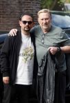 Zwolle 2 mei 2025
Vandaag is het afscheid van Jonnie Boer . er rijden 40 harley davidsons voor de kist van Jonnie Boer die op een zijspan staat.. Aanwezig zijn vrouw Therese Boer Dochter Isabelle en zoon Jimmie . Verder aanwezig Oos Kesbeke (met vrouw ) Rene Froger en Natasja Froger alsmede Astrid Joosten met haar man Rob Peters. Voor de Librije liggen heel veel bloemen