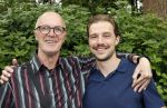 Renkum 21 april 2025
Ronnie Tober 80 jaar . Hij geeft feest in restaurant Campman in Renkum . Zijn partner Jan Jochems is natuurlijk aanwezig . Pedro v Raamsdonk met zijn zoon zanger Kay v Raamsdonk