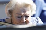 Amsterdam 20 mei 2025
Prinses Beatrix opent Art Zuid in Amsterdam zuid. Prinses Beatrix loopt met 2 wandelstokken .