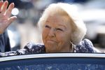 Amsterdam 20 mei 2025
Prinses Beatrix opent Art Zuid in Amsterdam zuid. Prinses Beatrix loopt met 2 wandelstokken .