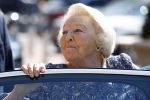 Amsterdam 20 mei 2025
Prinses Beatrix opent Art Zuid in Amsterdam zuid. Prinses Beatrix loopt met 2 wandelstokken .