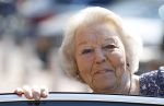 Amsterdam 20 mei 2025
Prinses Beatrix opent Art Zuid in Amsterdam zuid. Prinses Beatrix loopt met 2 wandelstokken .