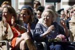 Amsterdam 20 mei 2025
Prinses Beatrix opent Art Zuid in Amsterdam zuid. Prinses Beatrix loopt met 2 wandelstokken .