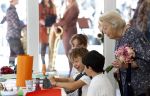 Amsterdam 20 mei 2025
Prinses Beatrix opent Art Zuid in Amsterdam zuid. Prinses Beatrix loopt met 2 wandelstokken .