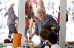 Amsterdam 20 mei 2025
Prinses Beatrix opent Art Zuid in Amsterdam zuid. Prinses Beatrix loopt met 2 wandelstokken .