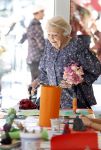 Amsterdam 20 mei 2025
Prinses Beatrix opent Art Zuid in Amsterdam zuid. Prinses Beatrix loopt met 2 wandelstokken .