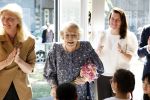 Amsterdam 20 mei 2025
Prinses Beatrix opent Art Zuid in Amsterdam zuid. Prinses Beatrix loopt met 2 wandelstokken .