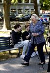 Amsterdam 20 mei 2025
Prinses Beatrix opent Art Zuid in Amsterdam zuid. Prinses Beatrix loopt met 2 wandelstokken .