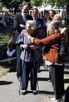 Amsterdam 20 mei 2025
Prinses Beatrix opent Art Zuid in Amsterdam zuid. Prinses Beatrix loopt met 2 wandelstokken .