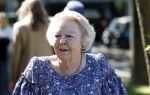 Amsterdam 20 mei 2025
Prinses Beatrix opent Art Zuid in Amsterdam zuid. Prinses Beatrix loopt met 2 wandelstokken .
