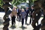 Amsterdam 20 mei 2025
Prinses Beatrix opent Art Zuid in Amsterdam zuid. Prinses Beatrix loopt met 2 wandelstokken .