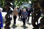 Amsterdam 20 mei 2025
Prinses Beatrix opent Art Zuid in Amsterdam zuid. Prinses Beatrix loopt met 2 wandelstokken .