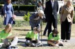 Amsterdam 20 mei 2025
Prinses Beatrix opent Art Zuid in Amsterdam zuid. Prinses Beatrix loopt met 2 wandelstokken .