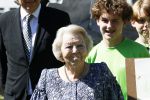 Amsterdam 20 mei 2025
Prinses Beatrix opent Art Zuid in Amsterdam zuid. Prinses Beatrix loopt met 2 wandelstokken .