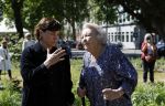Amsterdam 20 mei 2025
Prinses Beatrix opent Art Zuid in Amsterdam zuid. Prinses Beatrix loopt met 2 wandelstokken .