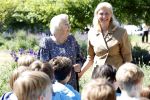 Amsterdam 20 mei 2025
Prinses Beatrix opent Art Zuid in Amsterdam zuid. Prinses Beatrix loopt met 2 wandelstokken .