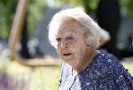 Amsterdam 20 mei 2025
Prinses Beatrix opent Art Zuid in Amsterdam zuid. Prinses Beatrix loopt met 2 wandelstokken .