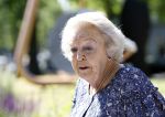 Amsterdam 20 mei 2025
Prinses Beatrix opent Art Zuid in Amsterdam zuid. Prinses Beatrix loopt met 2 wandelstokken .
