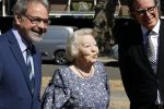 Amsterdam 20 mei 2025
Prinses Beatrix opent Art Zuid in Amsterdam zuid. Prinses Beatrix loopt met 2 wandelstokken .