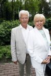 Renkum 21 april 2025
Ronnie Tober 80 jaar . Hij geeft feest in restaurant Campman in Renkum . Zijn partner Jan Jochems is natuurlijk aanwezig . Ria Valk kwam met haar vriend
