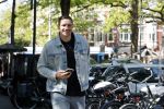 Amsterdam 9 mei 2025
Rico Verhoeven op de cornelis schuytstraat