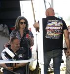 Maria Hoop 10 mei 2025
Sieneke met haar nieuwe vriend Barry Maessen en haar zoontje Dani bij autospeedway wedstrijden in Maria Hoop .