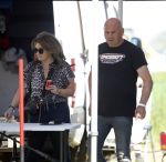 Maria Hoop 10 mei 2025
Sieneke met haar nieuwe vriend Barry Maessen en haar zoontje Dani bij autospeedway wedstrijden in Maria Hoop .