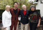 Renkum 21 april 2025
Ronnie Tober 80 jaar . Hij geeft feest in restaurant Campman in Renkum . Zijn partner Jan Jochems is natuurlijk aanwezig . Sjors v d Panne met zijn. moeder Ronnie Tober en Ria Valk