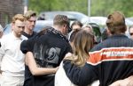 Zwolle 2 mei 2025
Vandaag is het afscheid van Jonnie Boer . er rijden 40 harley davidsons voor de kist van Jonnie Boer die op een zijspan staat.. Aanwezig zijn vrouw Therese Boer Dochter Isabelle en zoon Jimmie . Verder aanwezig Oos Kesbeke (met vrouw ) Rene Froger en Natasja Froger alsmede Astrid Joosten met haar man Rob Peters. Voor de Librije liggen heel veel bloemen