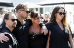 Zwolle 1 mei 2025
Herdenkingsdienst Jonnie Boer bij de Librije . Therese Boer Jimmie Boer en Isabelle Boer en links chefkok Nelson Tanate